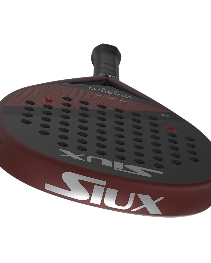 Siux Diablo Go 3 is a great racket for beginners, intermediate and advanced padel players
