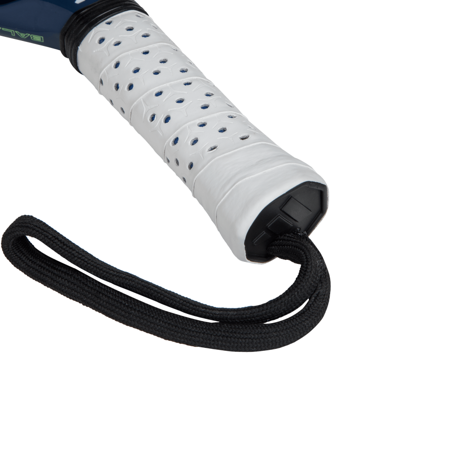 Adidas Cross IT Carbon CTRL 2025 is one of the best round-shape rackets to buy in 2025