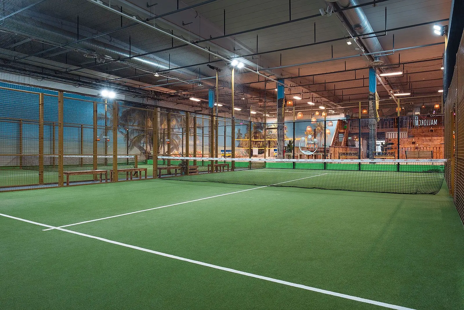 Sthlm Beach Club - Best Stockholm padel club for social padel 