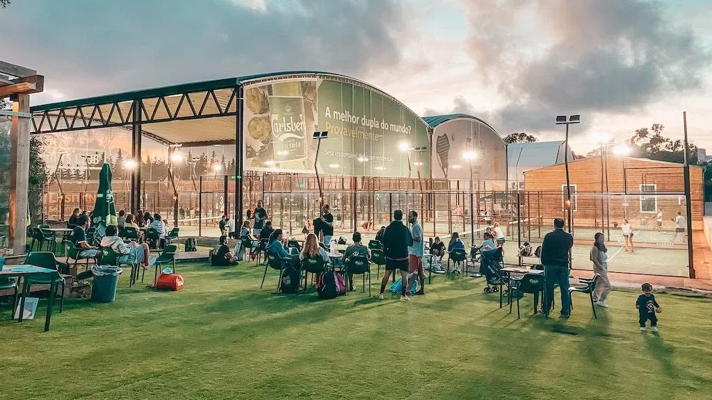 W Monsanto - Best Lisbon padel club for coaching sessions & consistent courts